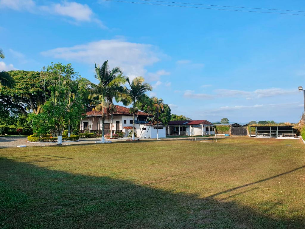 detur, de tur, detur fincas fincas en La Tebaida, fincas en alquiler La Tebaida, alquiler de fincas en La Tebaida, fincas turísticas en La Tebaida, finca vacacional La Tebaida, finca campestre La Tebaida, fincas en el eje cafetero